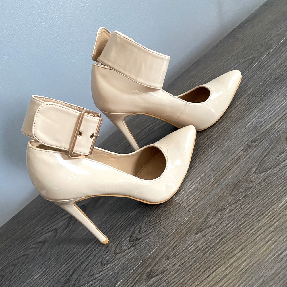 NUDE ANKLE CUFF STILETTOS